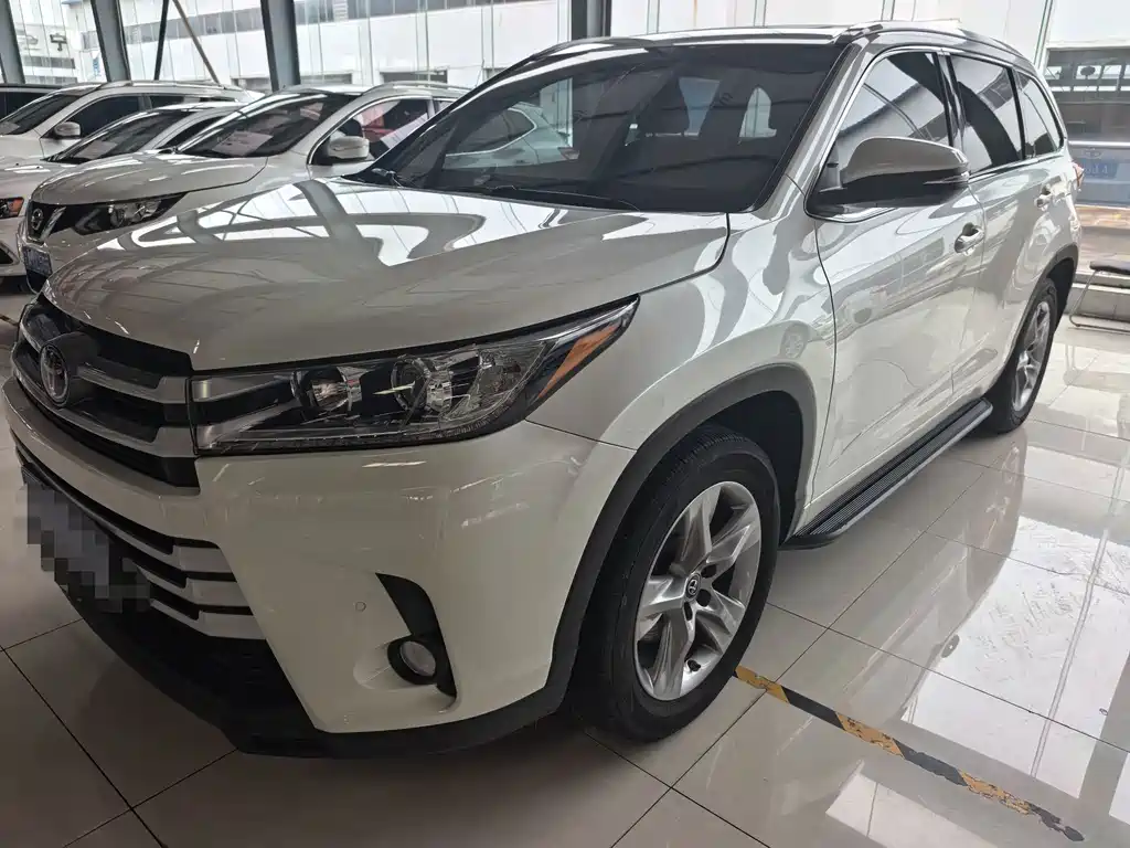 Toyota Highlander 2019 — фото 1