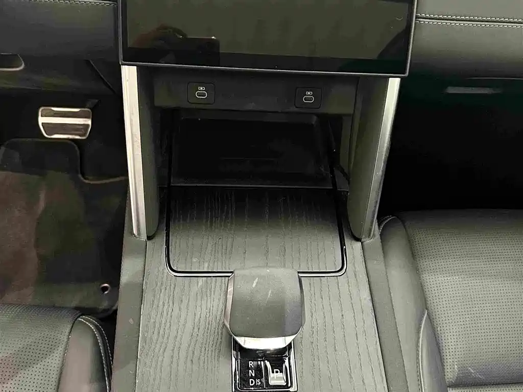 Land Rover Discovery Sport 2024 — фото 10