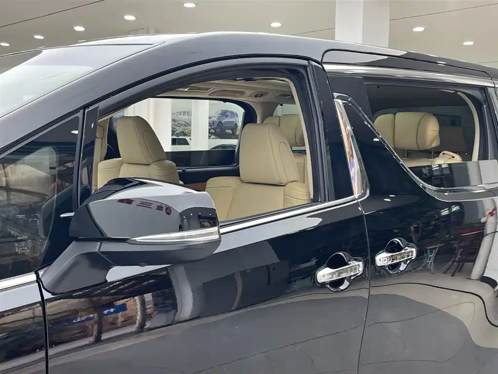 Toyota Alphard 2020 — фото 10