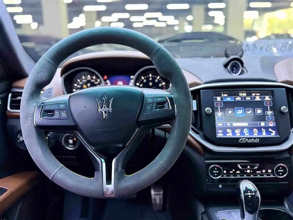 Maserati Ghibli 2015 — фото 18