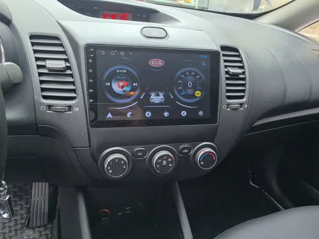 Kia K3 2015 — фото 11