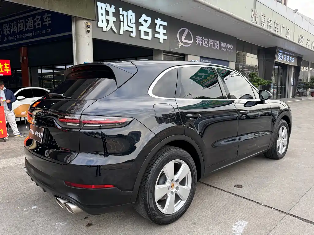 Porsche Cayenne 2018 — фото 14