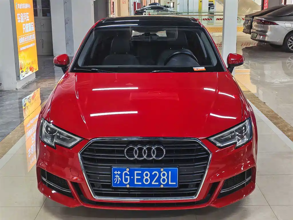 Audi A3 2018 — фото 1