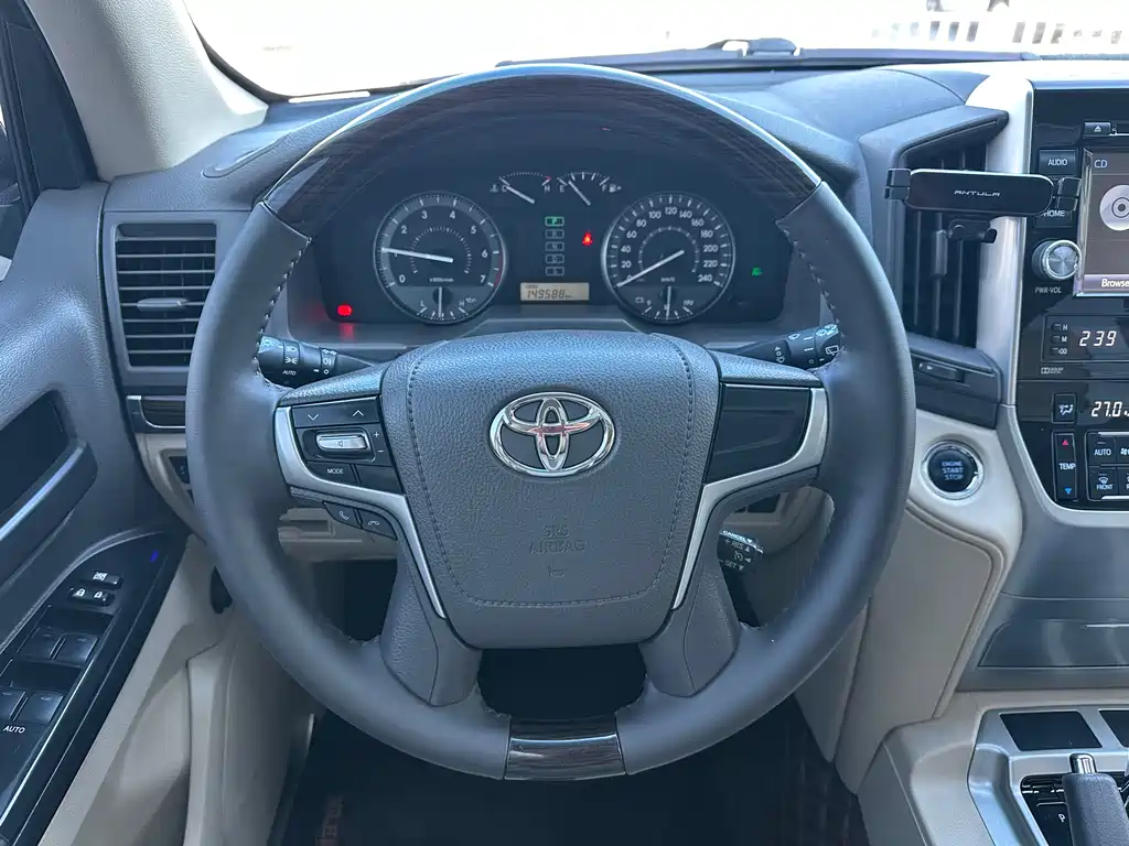 Toyota Land Cruiser 2019 — фото 8