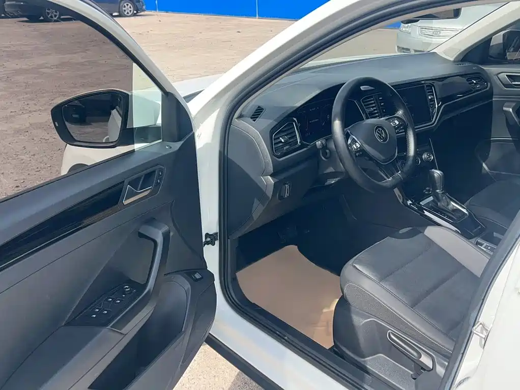 Volkswagen T-Roc 2021 — фото 20