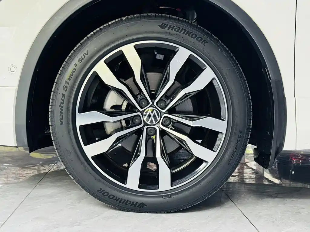 Volkswagen Tiguan L 2021 — фото 8