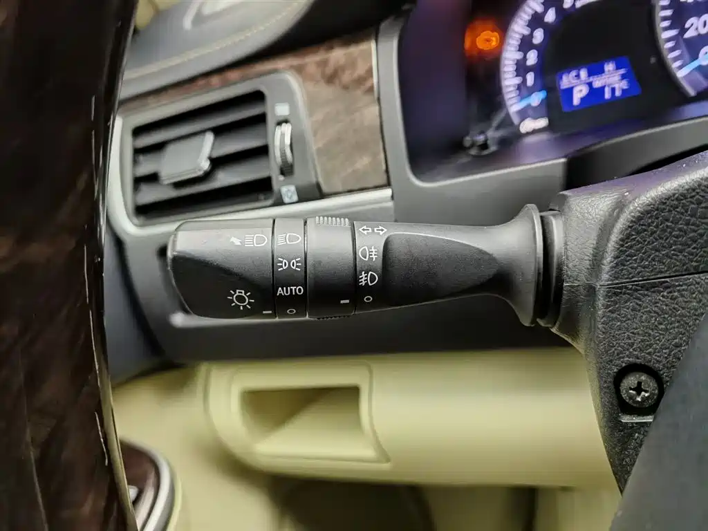 Toyota Camry 2017 — фото 21