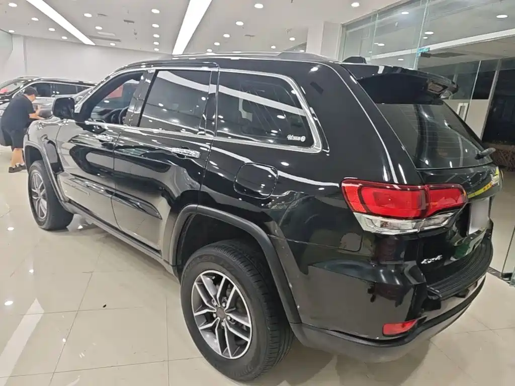 Jeep Grand Cherokee 2021 — фото 5