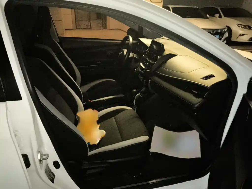 Toyota Yaris L 2020 — фото 20