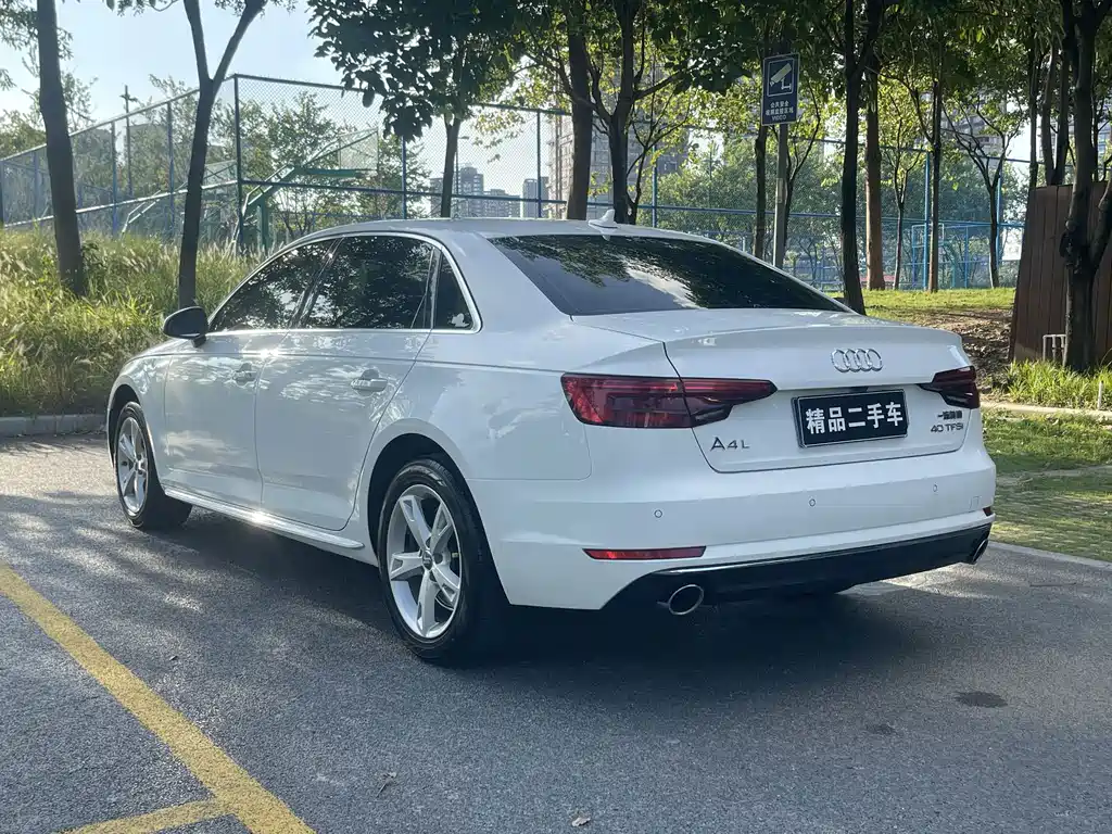 Audi A4L 2017 — фото 20