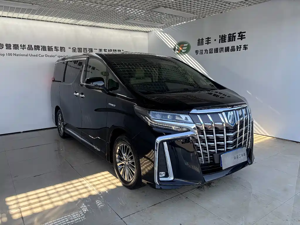 Toyota Alphard 2023 — фото 4