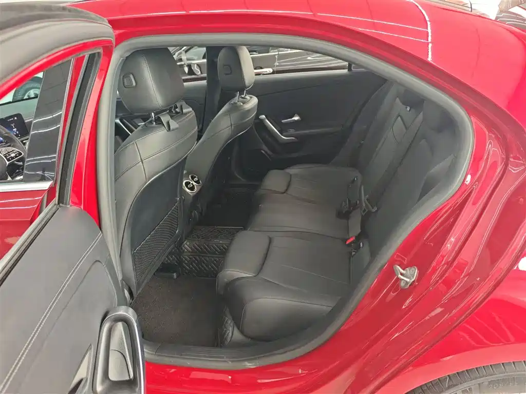 Mercedes-Benz A-Class 2022 — фото 17