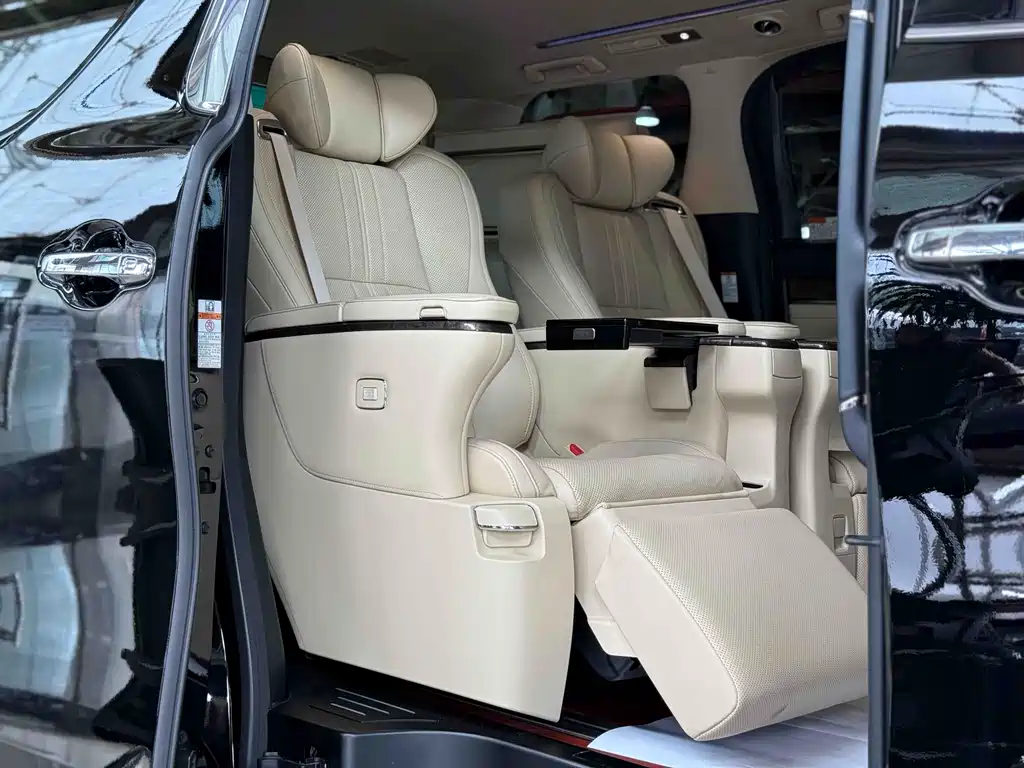 Toyota Alphard 2018 — фото 19