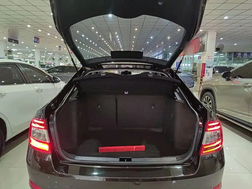 Skoda Octavia 2015 — фото 19