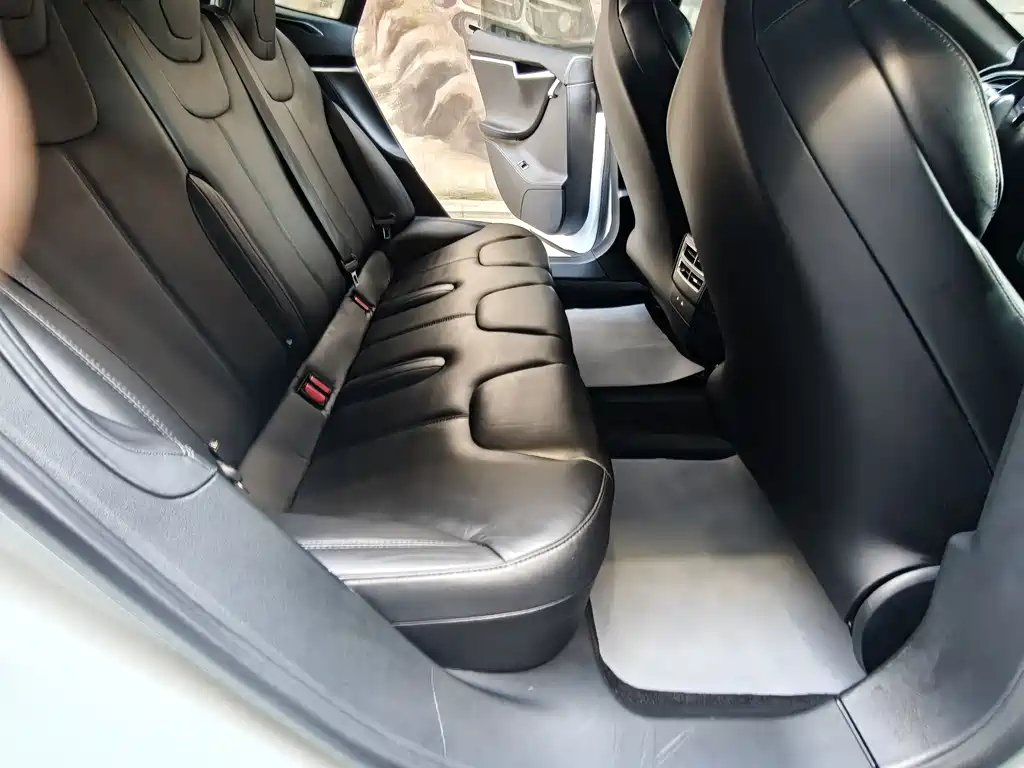 Tesla Model S 2017 — фото 9