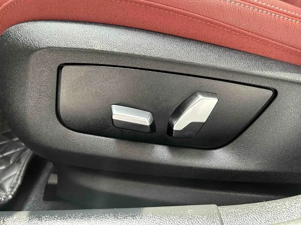 BMW 5 Series 2023 — фото 11