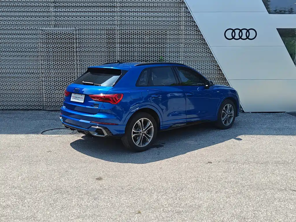 Audi Q3 2023 — фото 4