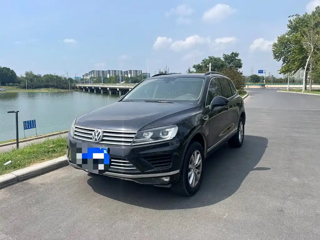 Volkswagen Touareg 2017 — фото 1