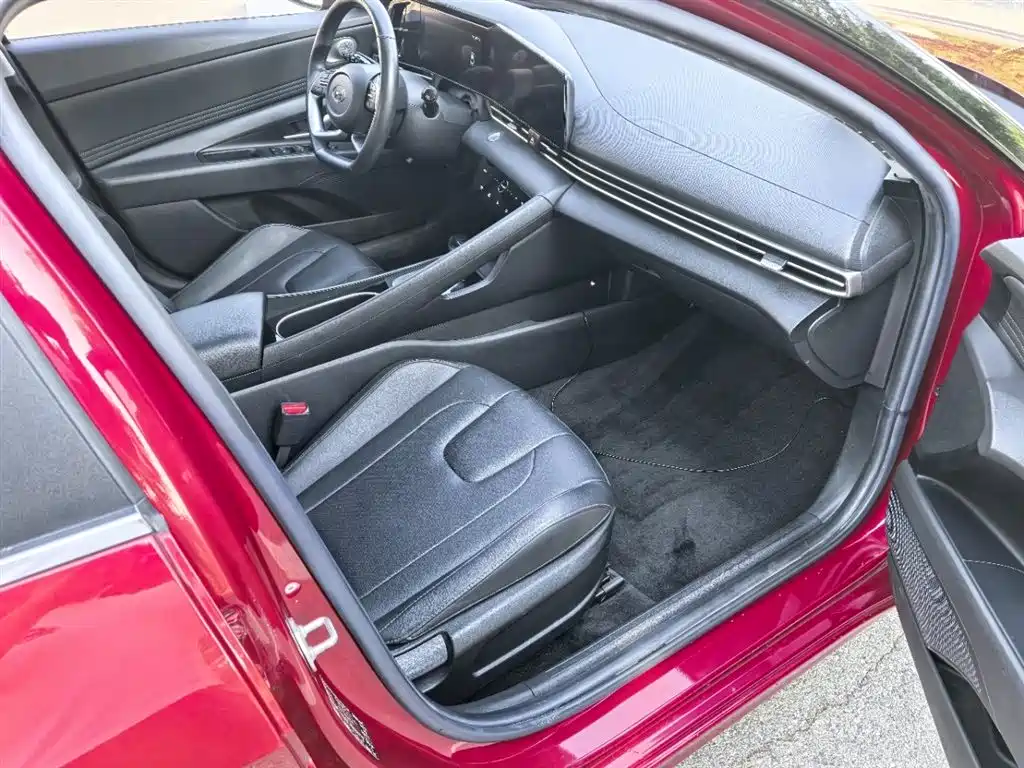 Hyundai Elantra 2022 — фото 15