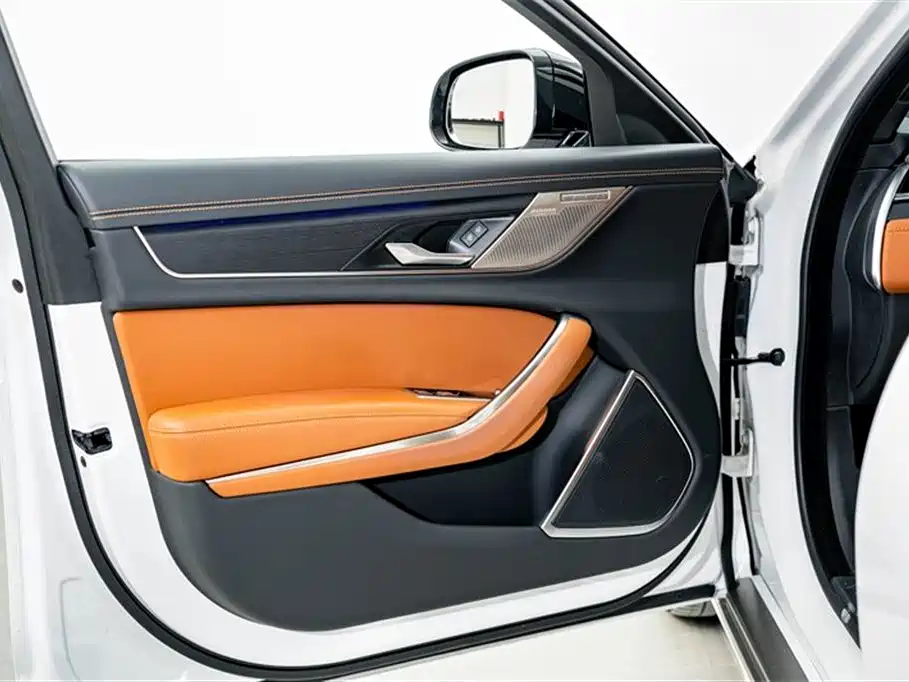 Jaguar XFL 2024 — фото 19
