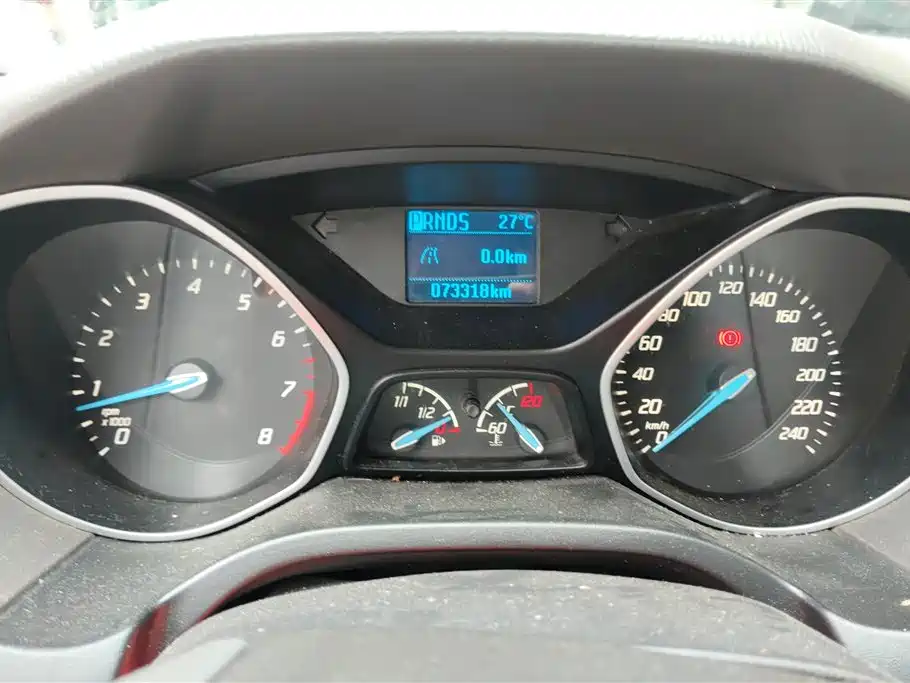 Ford Focus 2013 — фото 14