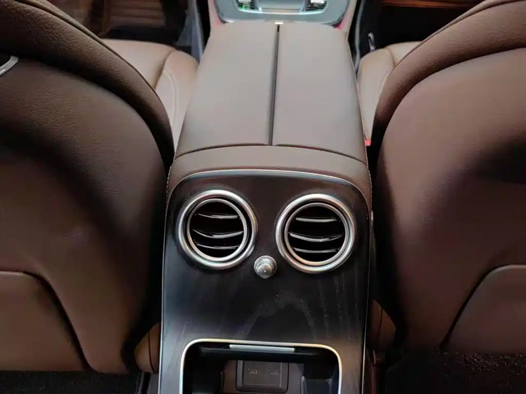 Mercedes-Benz E-Class 2022 — фото 12