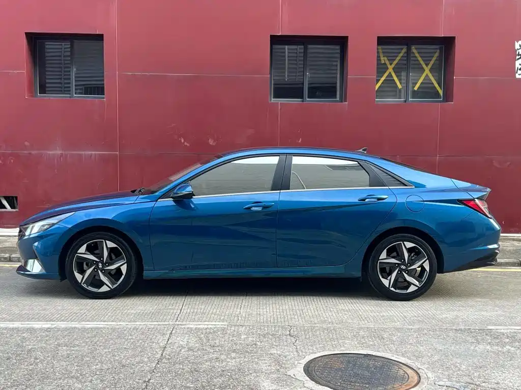Hyundai Elantra 2021