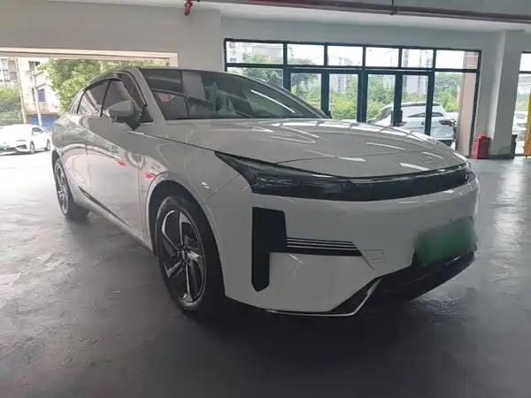 Geely Galaxy L6 2024