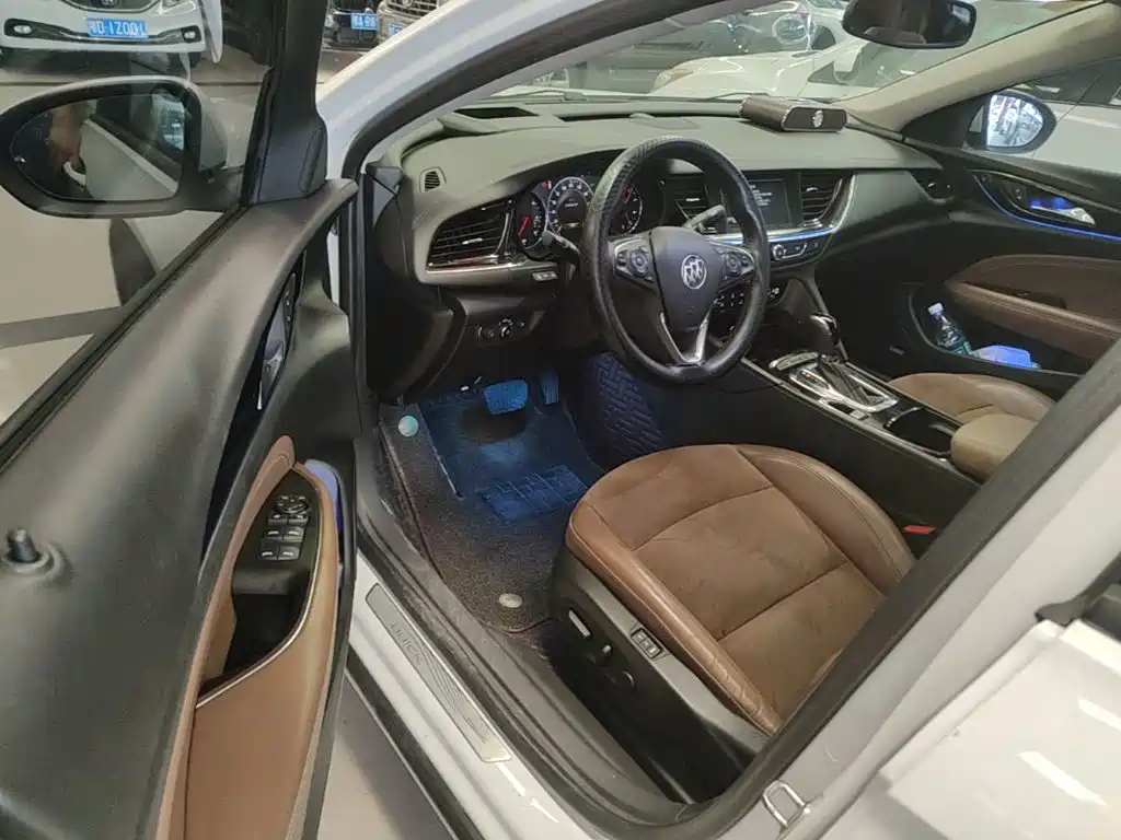 Buick Regal 2018 — фото 16