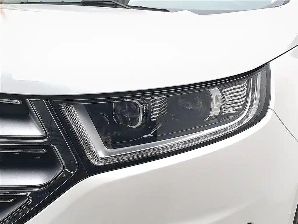Ford Edge 2016 — фото 7
