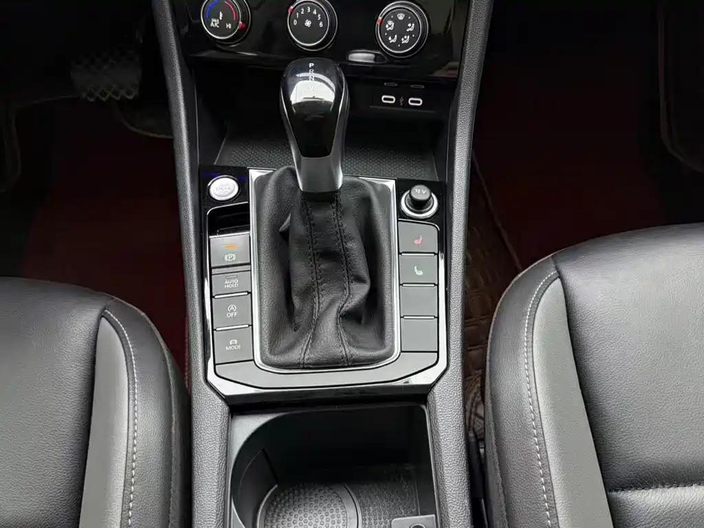 Volkswagen Sagitar 2022 — фото 12