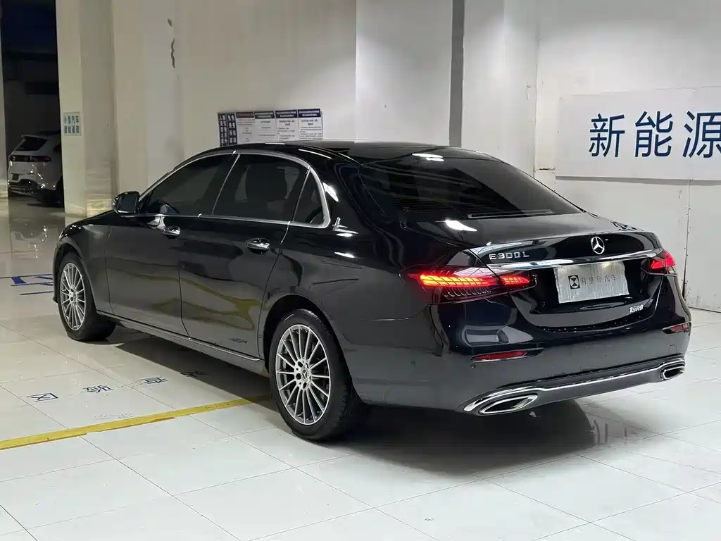 Mercedes-Benz E-Class 2023 — фото 6
