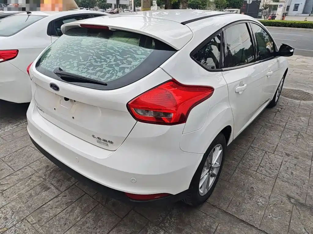 Ford Focus 2016 — фото 7