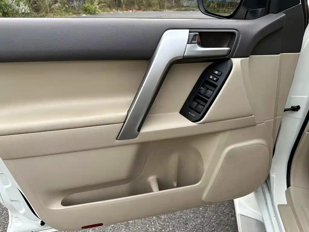 Toyota Prado 2018 — фото 16