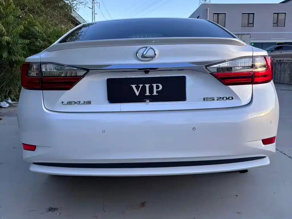 Lexus ES 2016 — фото 9