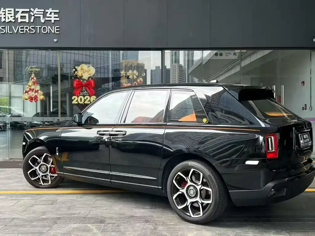 Rolls-Royce Cullinan 2023 — фото 15