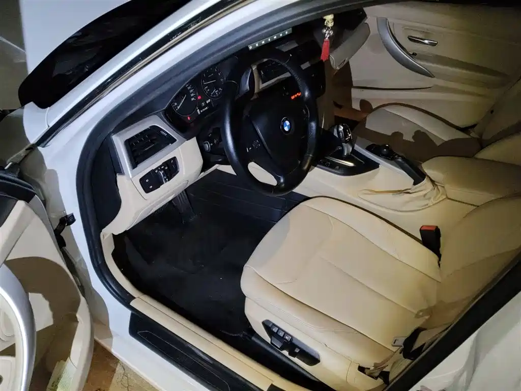 BMW 3 Series 2015 — фото 14