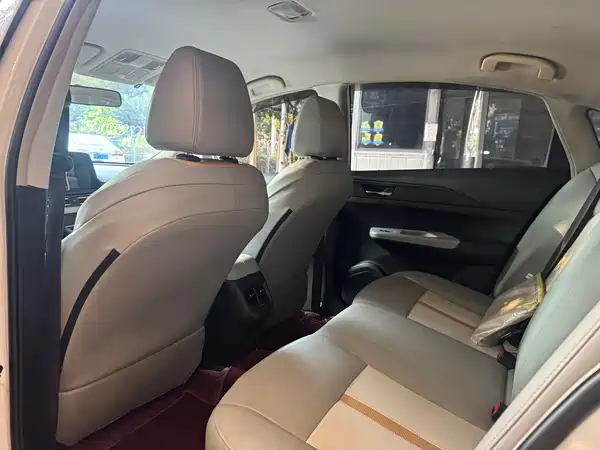 Dongfeng E70 2022
