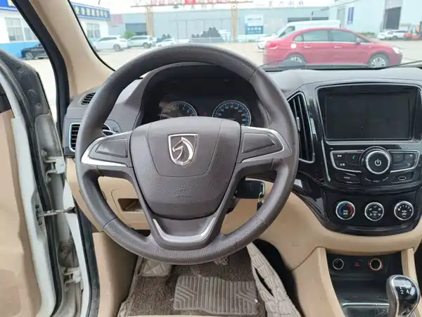 Baojun 730 2015