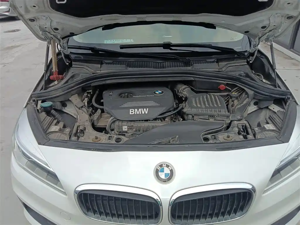 BMW 2 Series Active Tourer 2017 — фото 16