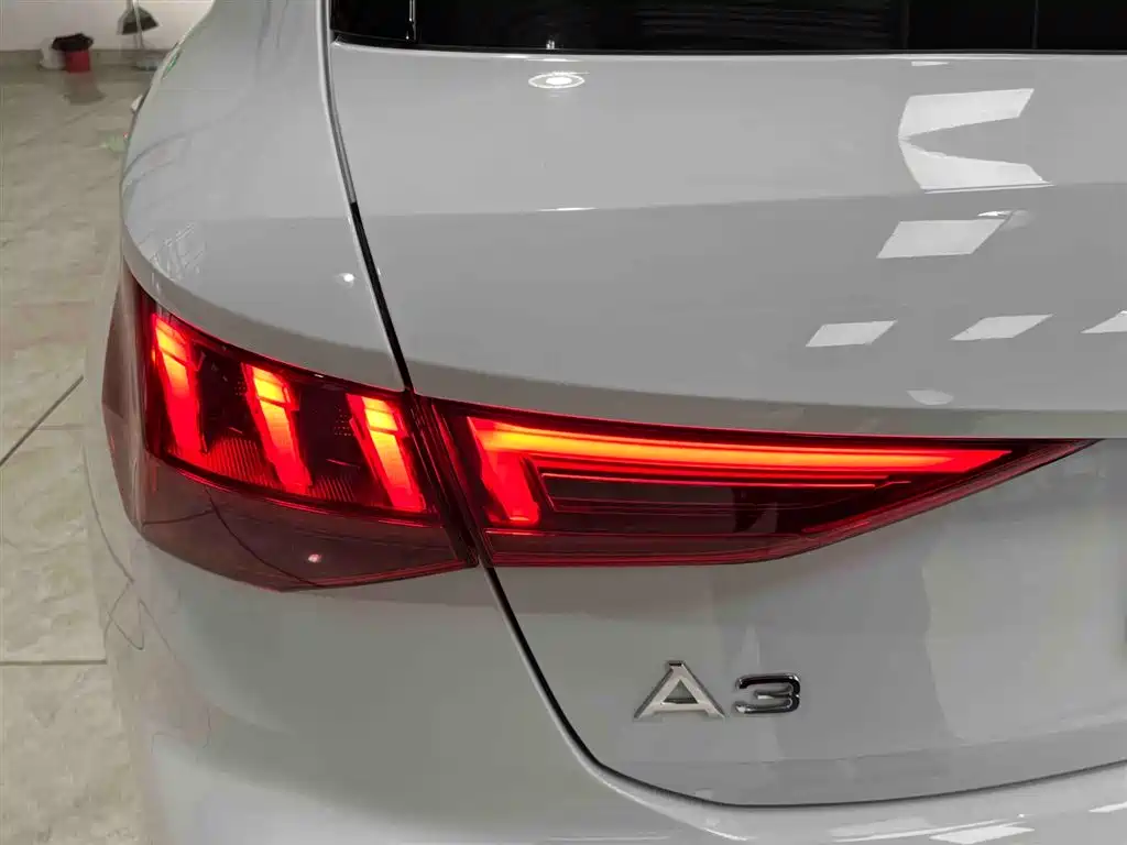 Audi A3 2023 — фото 19