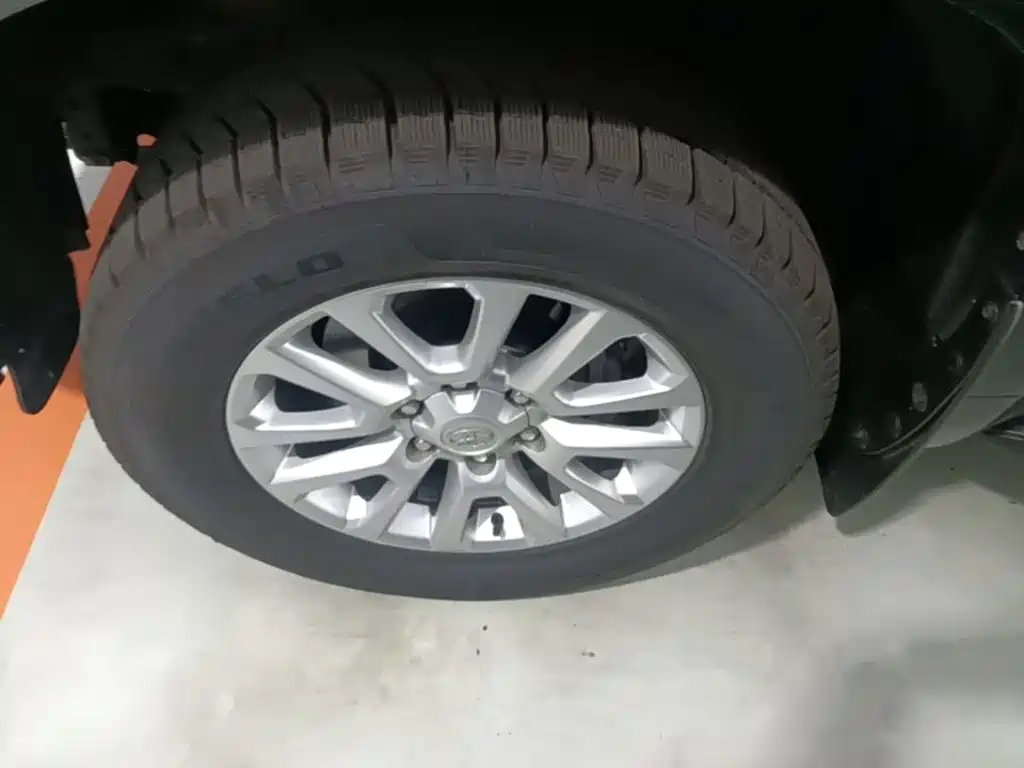 Toyota Prado 2017 — фото 23