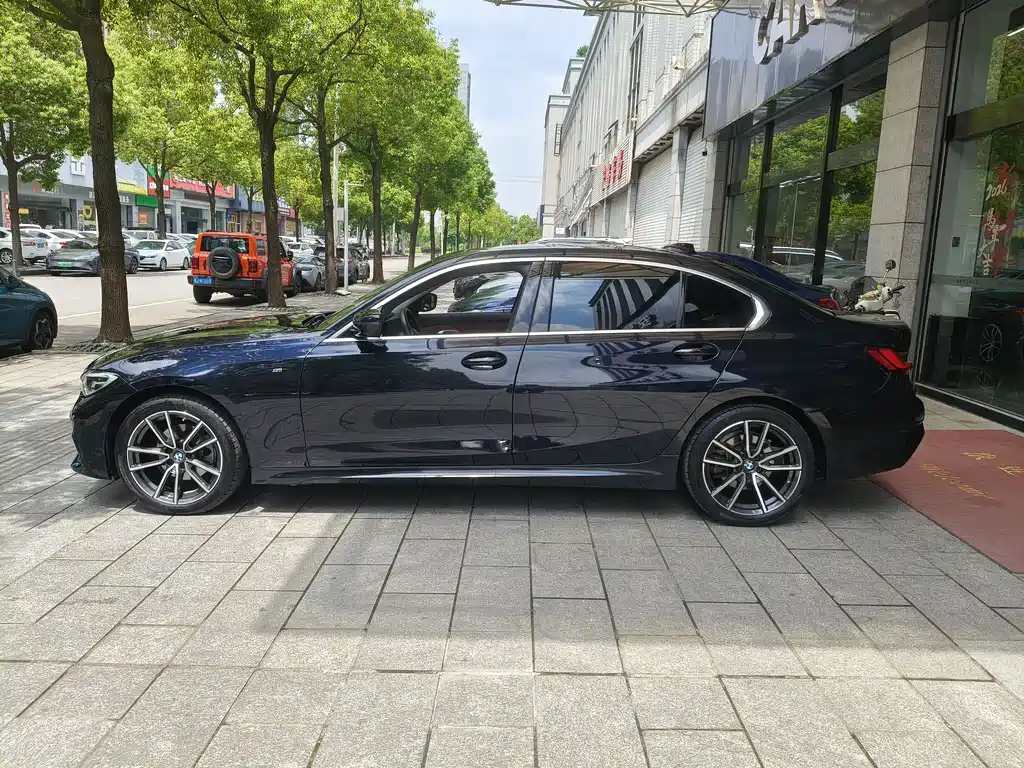 BMW 3 Series 2022 — фото 13