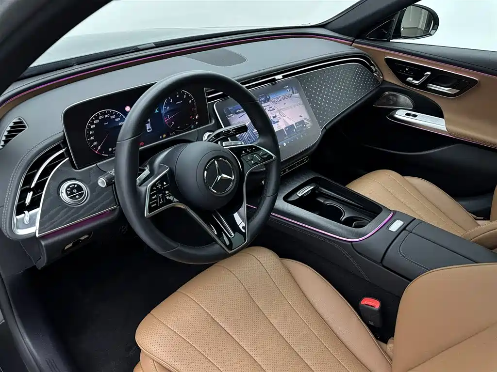 Mercedes-Benz E-Class 2025 — фото 16
