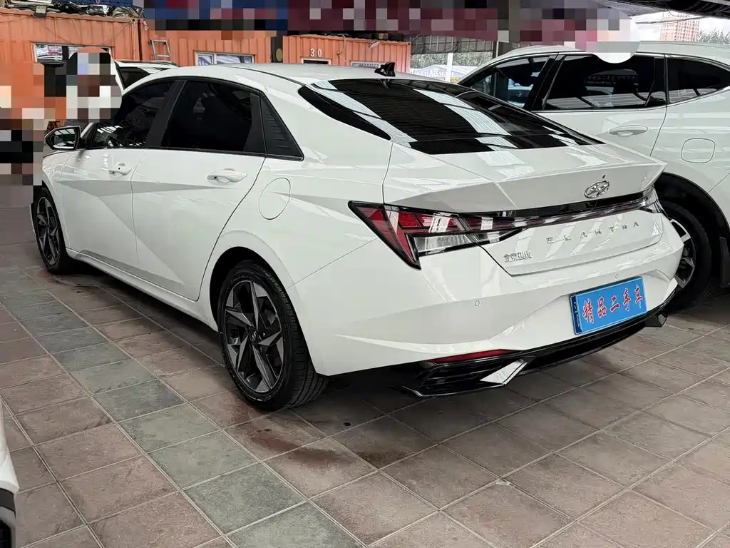 Hyundai Elantra 2023 — фото 4