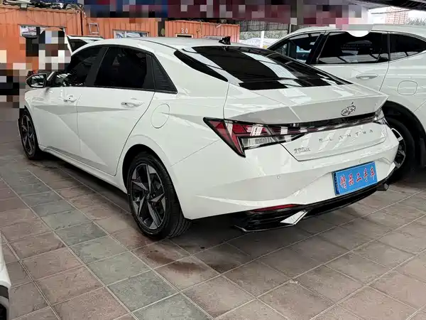 Hyundai Elantra 2023