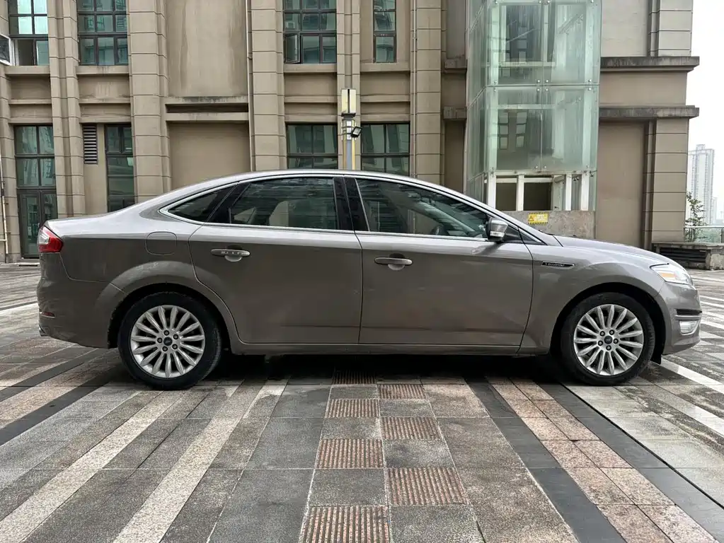 Ford Mondeo Zhisheng 2013 — фото 10