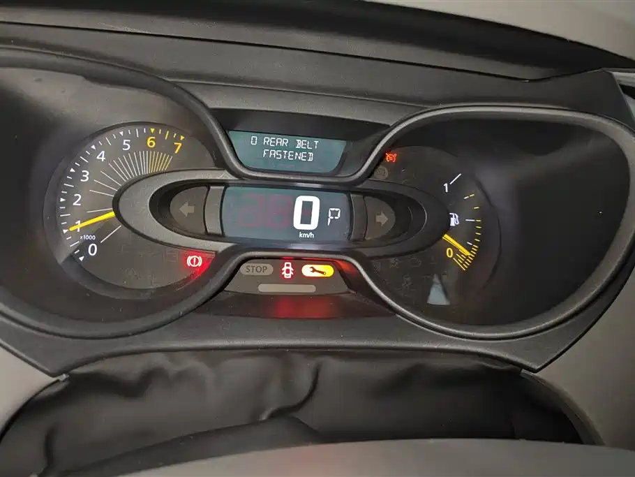 Renault Captur 2015 — фото 14