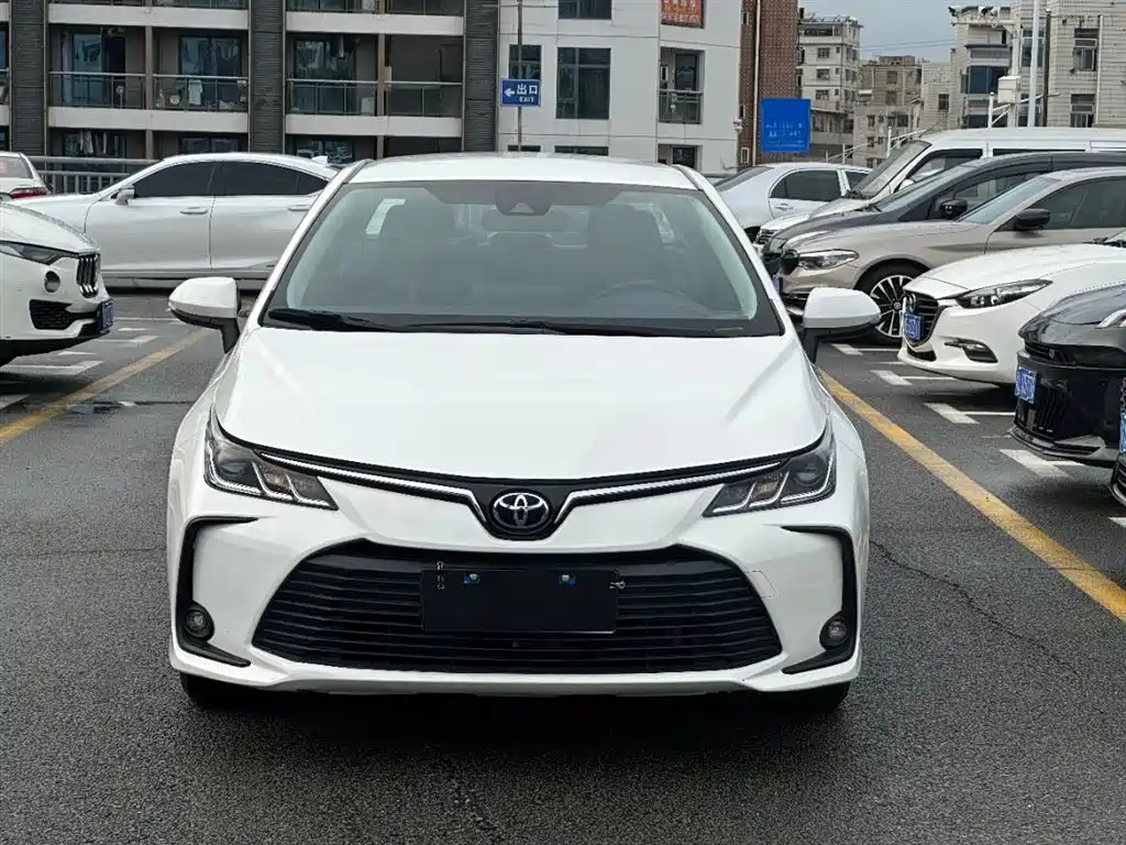 Toyota Corolla 2022 — фото 2