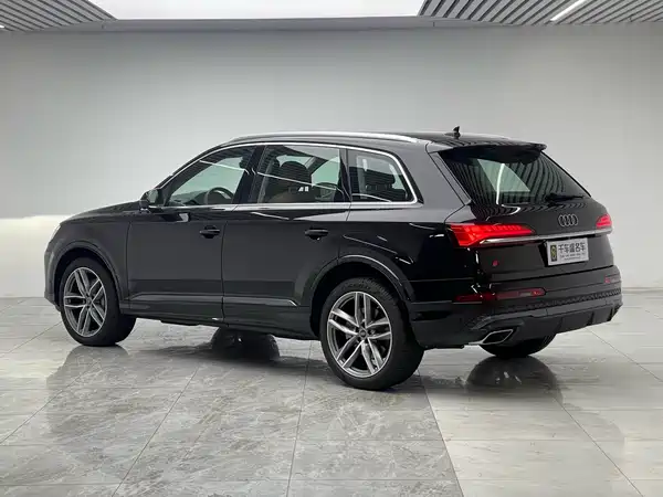 Audi Q7 2025